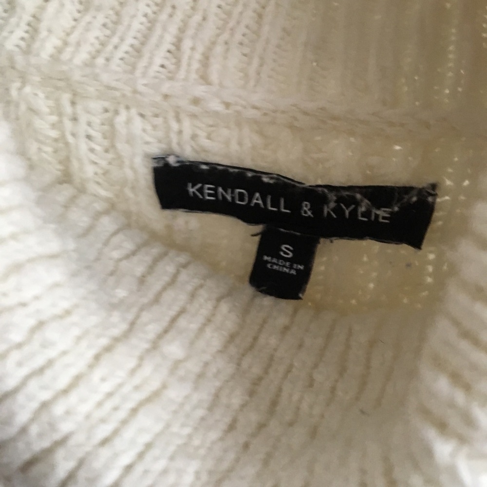 Kendall and Kylie turtle neck sweater!!